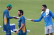 WT20: Virat Kohli gifts Mohammad Amir bat in fresh friendship show